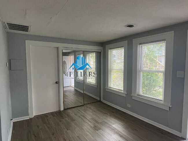 Building Photo - Modern & Cozy 1 Bed, 1 Bath In-Law House i...