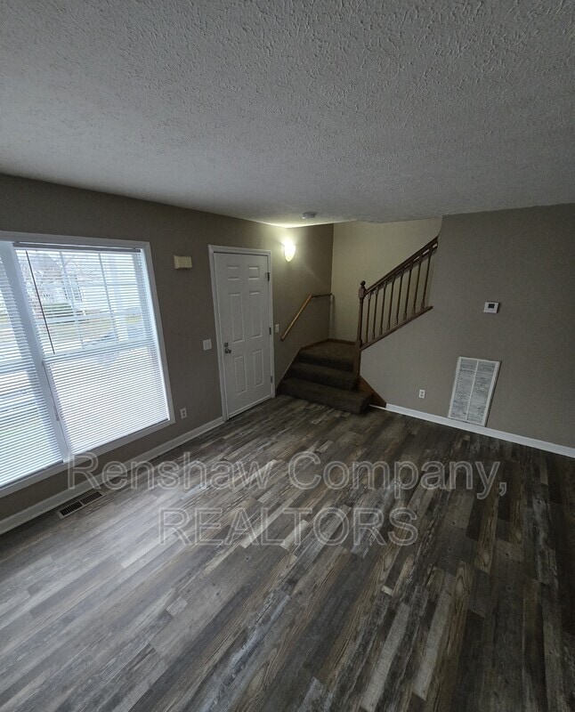 Building Photo - 149 Cloverdale St