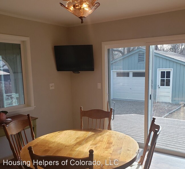 Foto del edificio - 3 br, 2 bath House - 2540 Iris Avenue