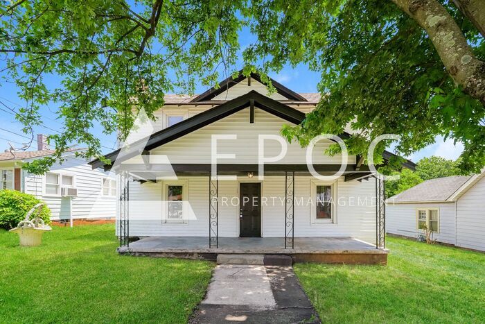 Primary Photo - Cozy 3 Bedroom, 1.5 Bathroom Located in Hi...