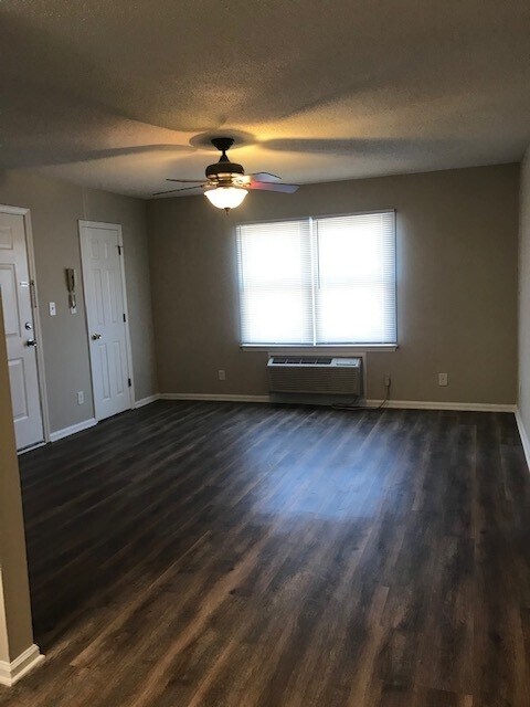 Foto principal - 119-F Stroupe Road