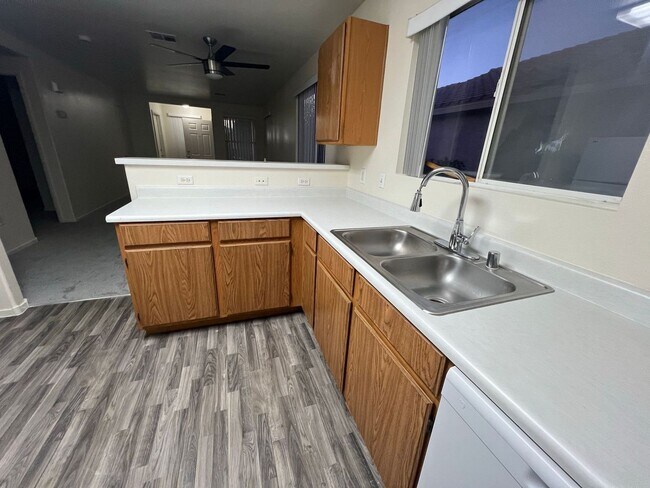 Foto del edificio - 5454 Ramirez St