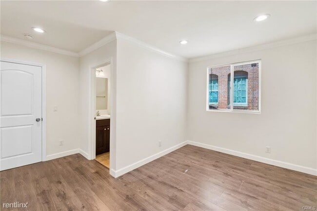 Building Photo - 2 br, 2 bath 4plex - 136 N Rampart Blvd # 4
