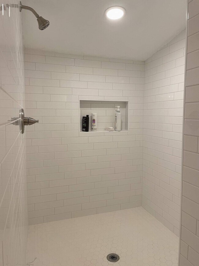 6837 SE Holgate Blvd, Portland, OR 97206 House Rental in Portland, OR