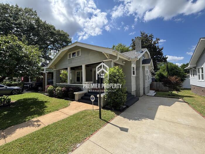 Building Photo - 704 10th Ct S