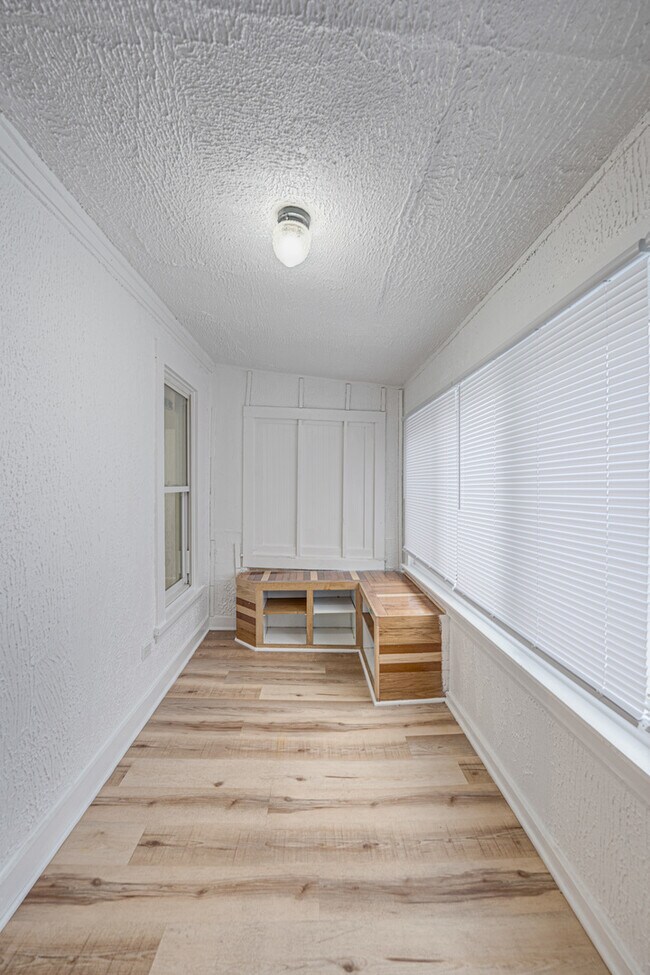 Foto del edificio - 264 N Jackson St