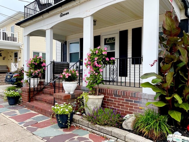 Front Entry - 11 S Gladstone Ave