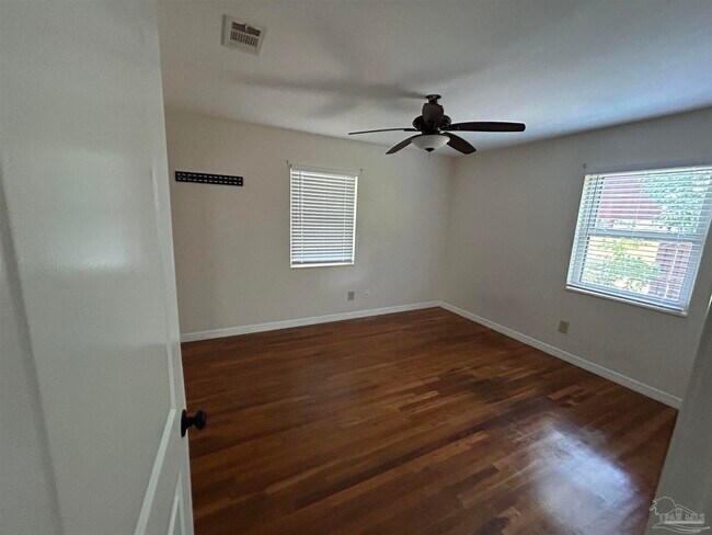 Foto del edificio - 1240 Dunmire St