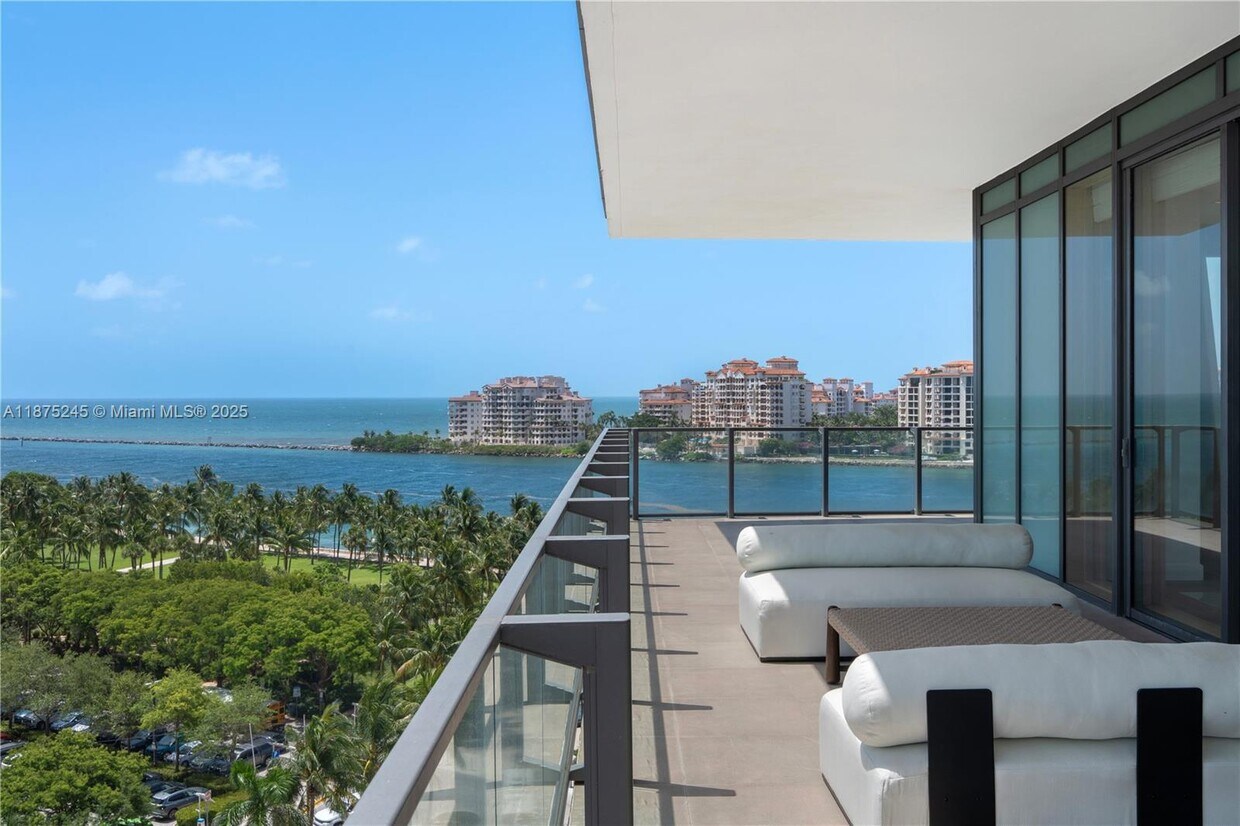 Foto principal - 800 South Pointe Dr