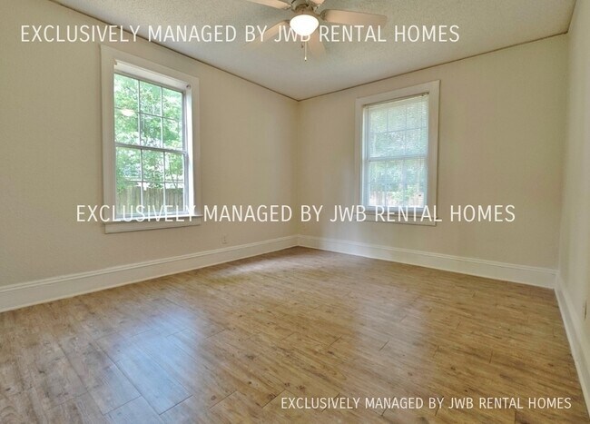 Foto del edificio - 3516 Deer St