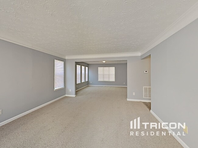 Building Photo - 915 Shadow Lake Dr