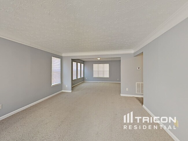 Foto del edificio - 915 Shadow Lake Dr