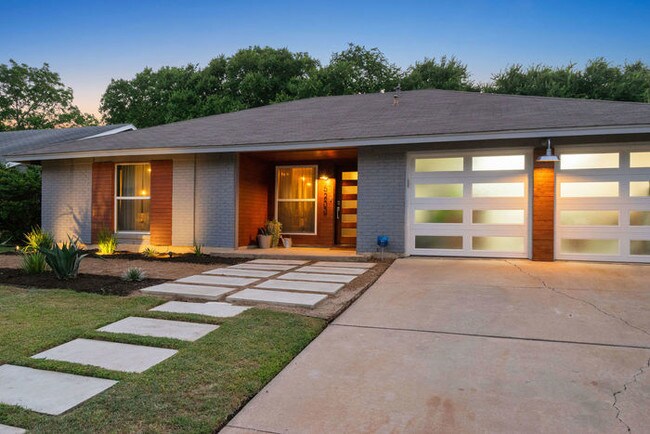 Foto del edificio - Beautiful remodeled house