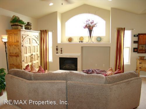 Foto del edificio - 3 br, 3 bath House - 8270 Regiment Court
