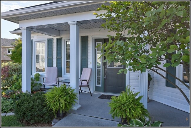 Building Photo - 325 Densmore Rd