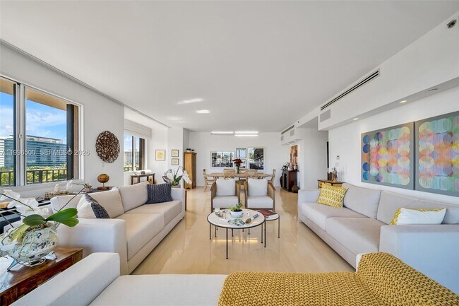 Foto del edificio - 151 Crandon Blvd