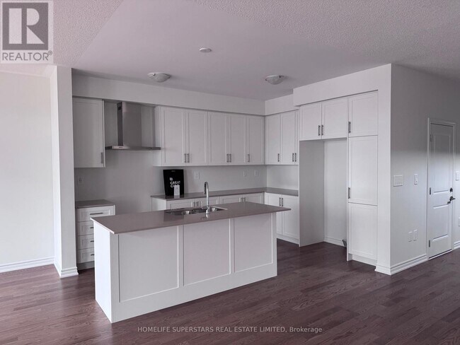 Building Photo - 291 Bergamot Ave