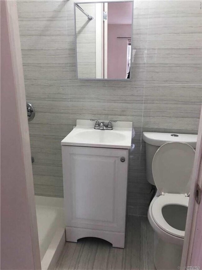 Foto del edificio - 105-33 Otis Ave