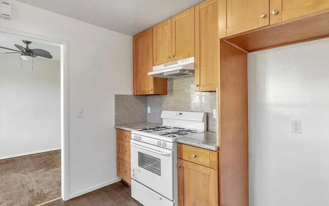 Building Photo - House