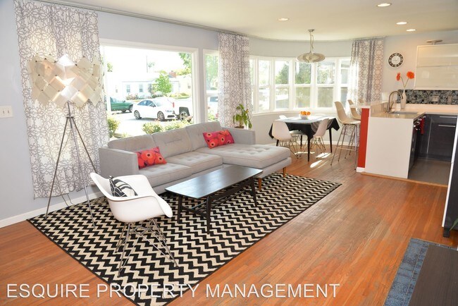 Foto del edificio - 3 br, 2 bath House - 676 DORIS AVE