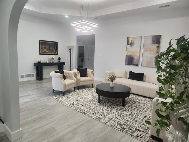 Foto del edificio - 6413 Stilwell Rd