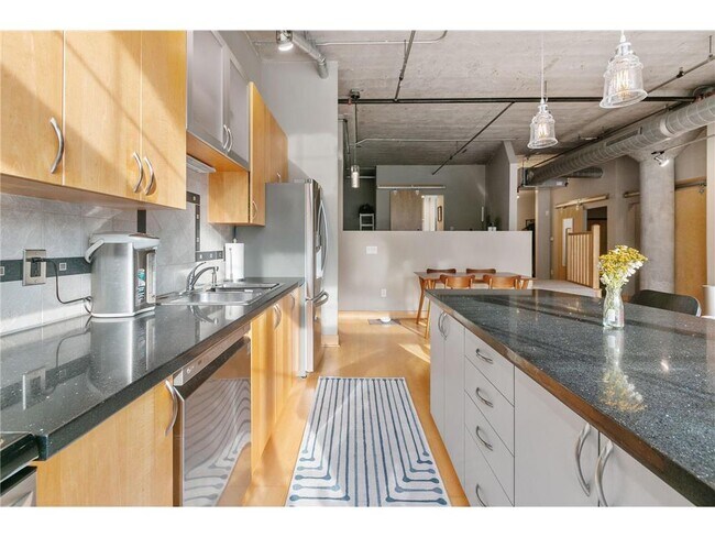 Building Photo - 918 N 3rd St
