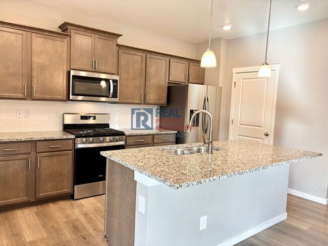 Building Photo - 2051 Rosette Ln