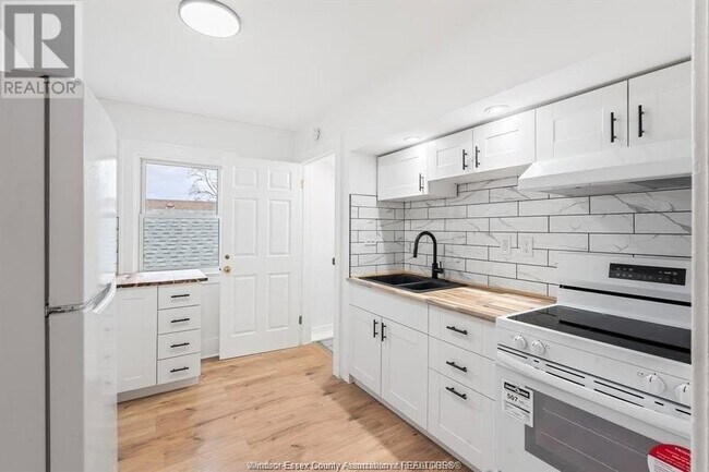 Building Photo - 1841 Moy Ave