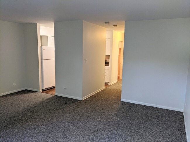 Building Photo - 800 Custer Ave