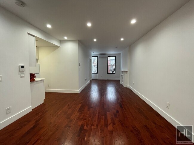 Foto del edificio - 1165 Fulton St