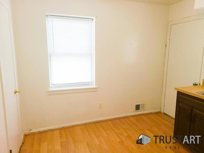 Foto del edificio - 2 Bedroom House in Germantown
