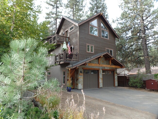 Building Photo - 958 Modesto Ave