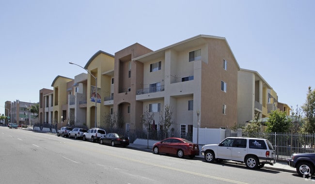 Building Photo - Village Townhomes