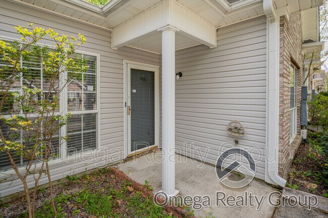 Foto del edificio - 125 Hidden Creek Cir