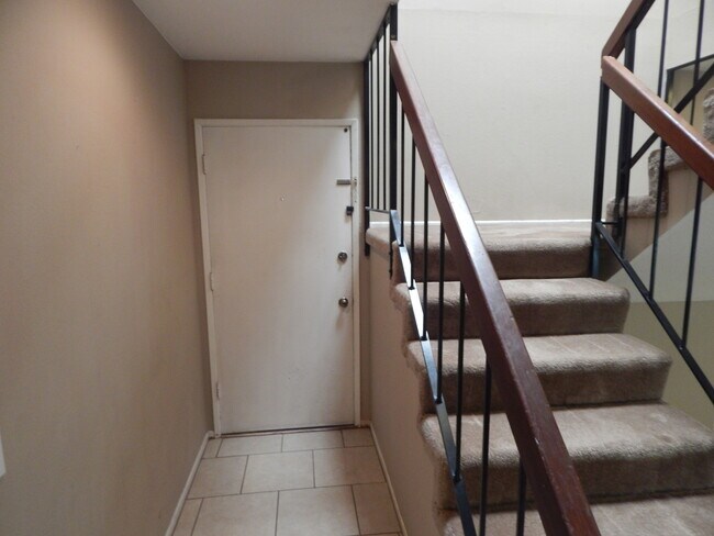 Foto del edificio - Beautiful Jurupa Hills Condo - 3 Bedroom