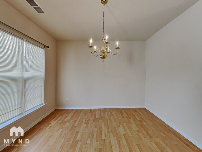 Foto del edificio - 10629 Claude Freeman Dr