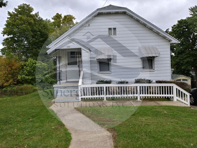 Building Photo - Madison home Available Now