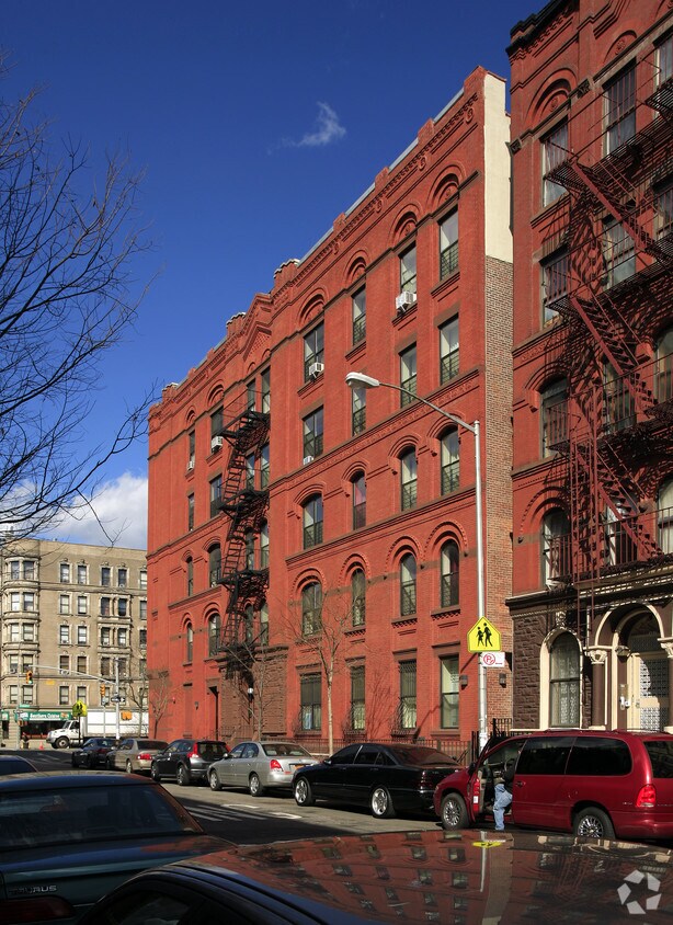 Foto del edificio - 1983 Adam Clayton Powell Jr Blvd