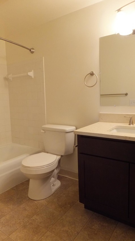 Bathroom - The Reserve at Heatherdowns