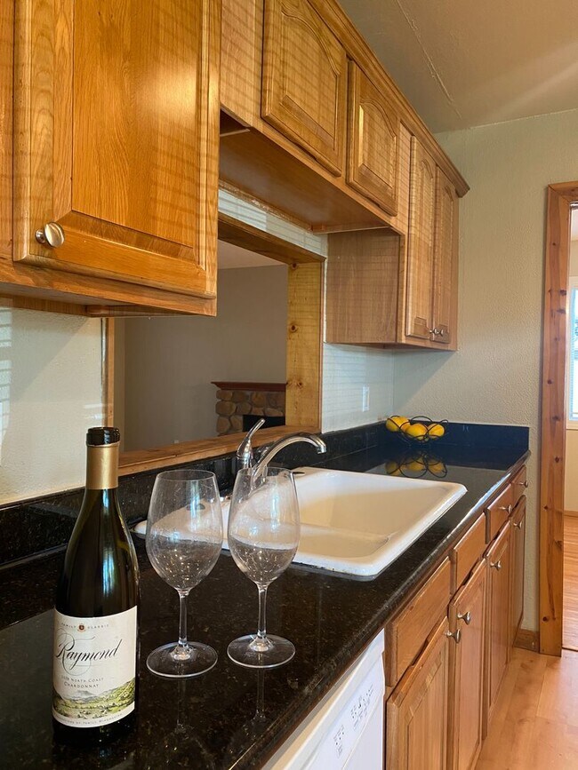 Foto del edificio - Advent - Stunning Three Bedroom House W/ T...