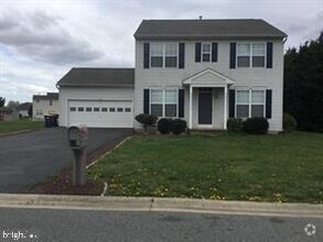 Building Photo - 32 Fenwick Ct