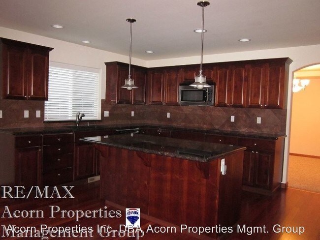 Foto del edificio - 823 NW Scenic Vista St