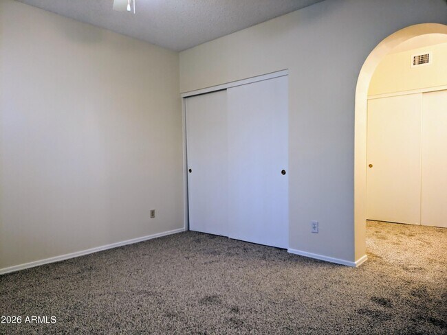 Building Photo - 6550 N 47th Ave