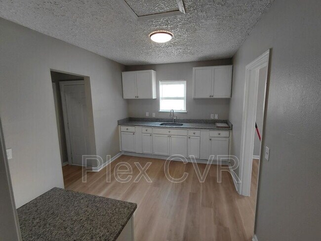 Building Photo - 2822 Colorado St