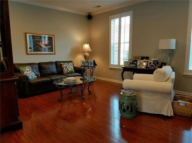 Foto del edificio - 411 Maple Ridge Dr
