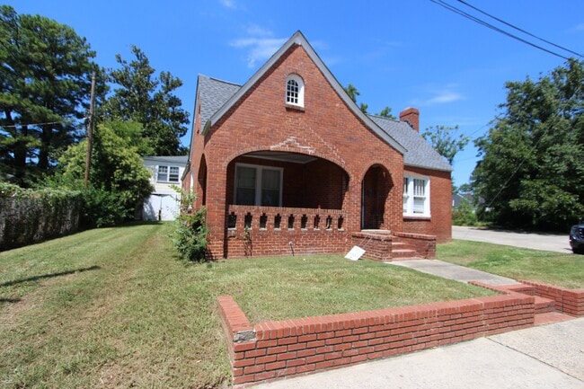 Building Photo - 234 Saluda St