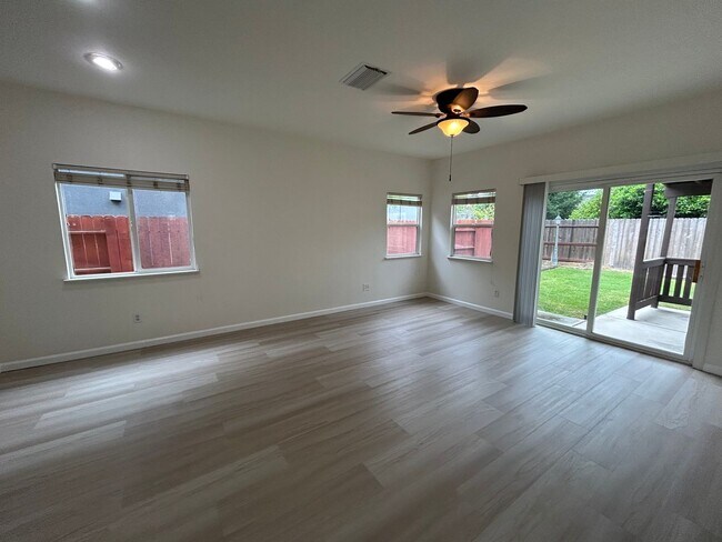Building Photo - 2541 Carnival Dr