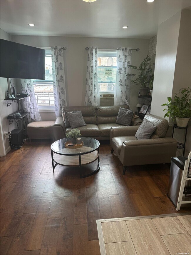 Building Photo - 1103 Sutter Ave