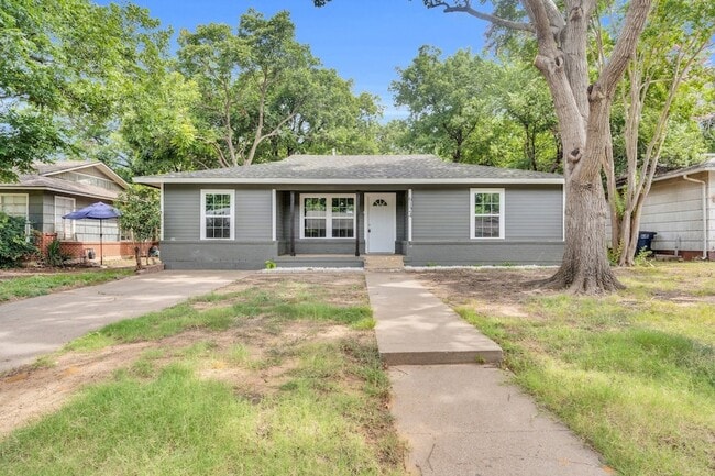 Photo - 6124 Sundown Dr House
