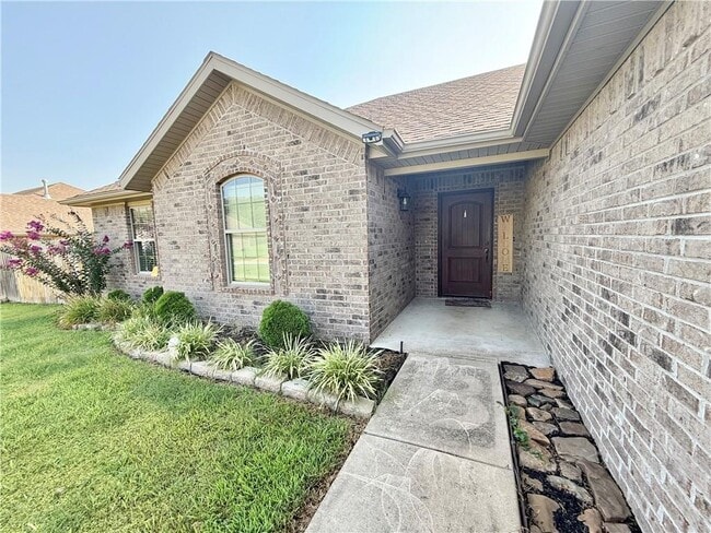 Building Photo - 1140 Willow Oak